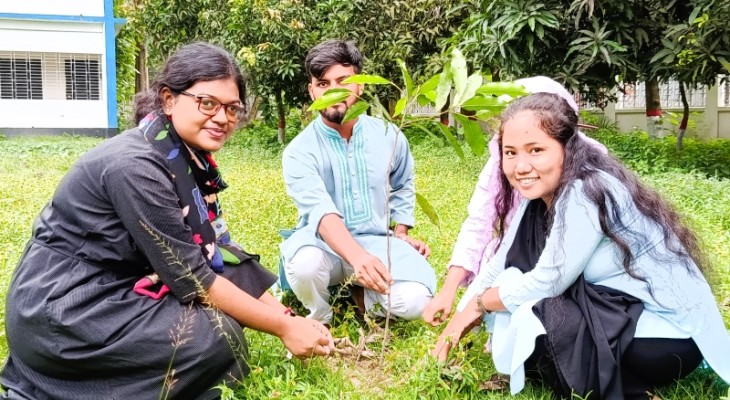 জাবিপ্রবিতে বসুন্ধরা শুভসংঘের বৃক্ষরোপণ